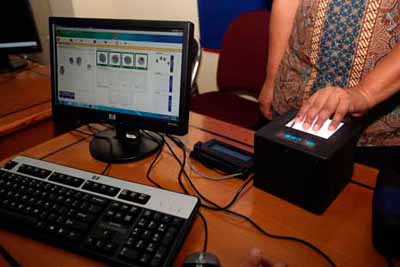 Perekaman e-KTP di Modoinding Terhambat